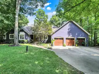 Masthead Waterfront Paradise