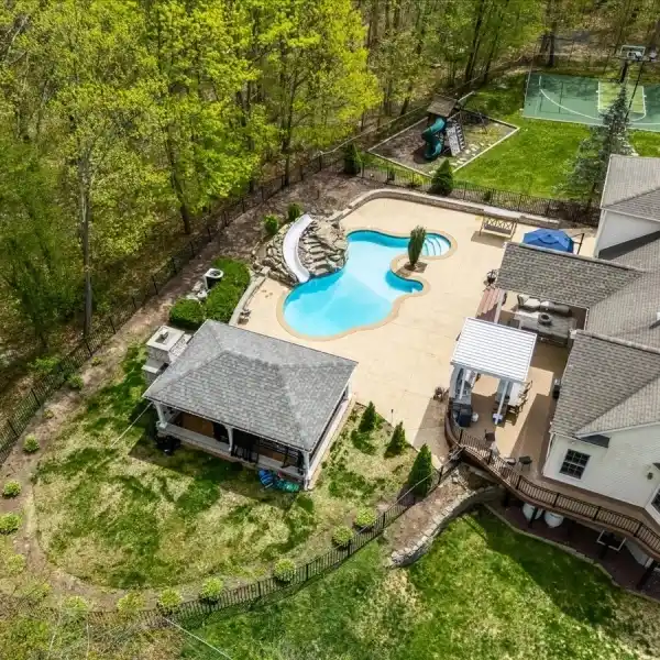 UNMATCHED ELEGANCE AND PRIVACY ON NEARLY 17 ACRES