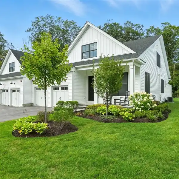 LUXURY TOWNHOME WITH CONSERVATION VIEWS