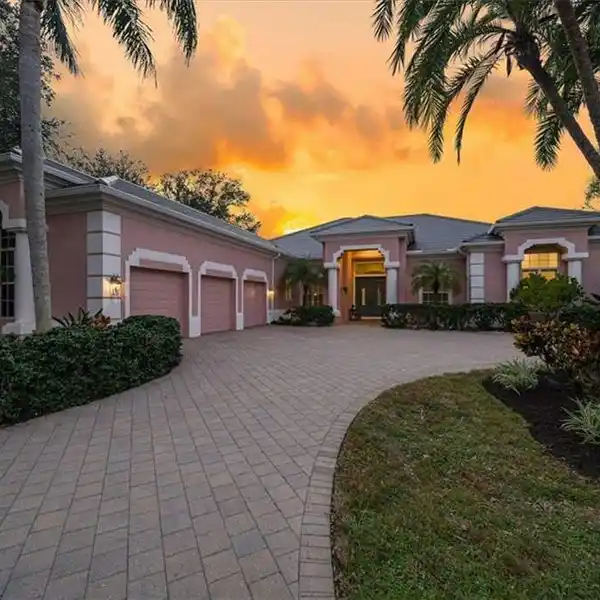 CUSTOM HOME AT THE VINEYARDS COUNTRY CLUB