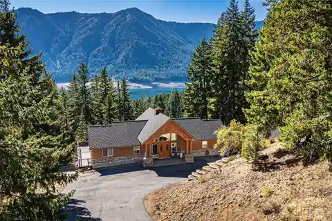 Unique Gem in Ridge View Estates