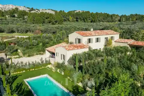 Bright Modern Home with Heated Pool