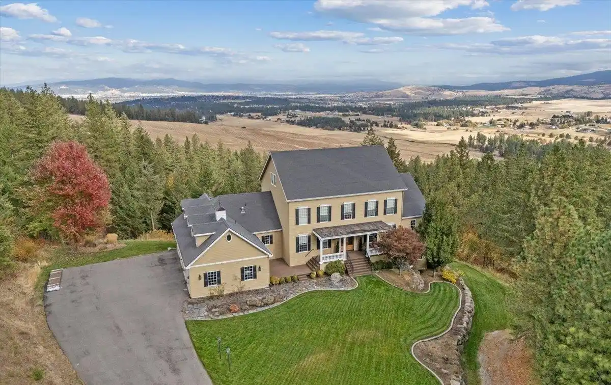 Remarkable 13.6-acre Estate
