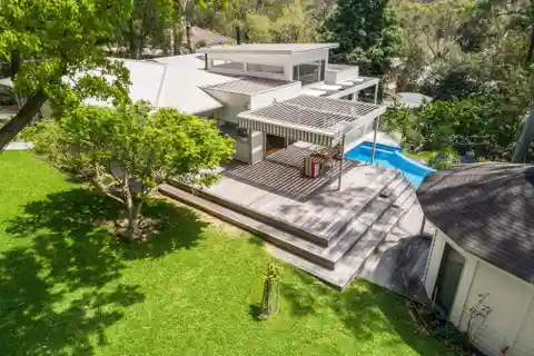 An Absolute Showstopper