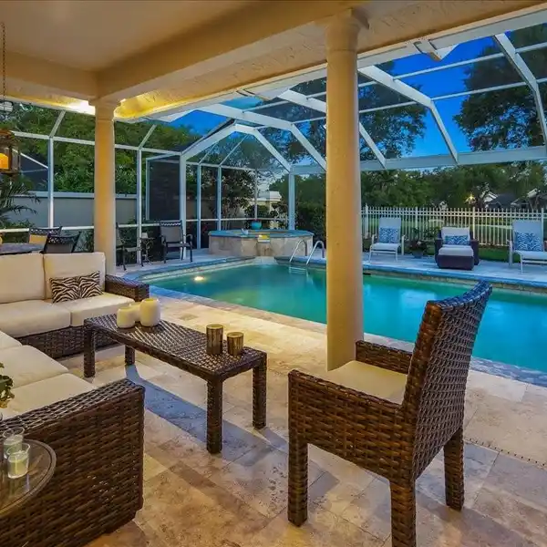 FABULOUS POOL HOME IN VILLA FLORESTA
