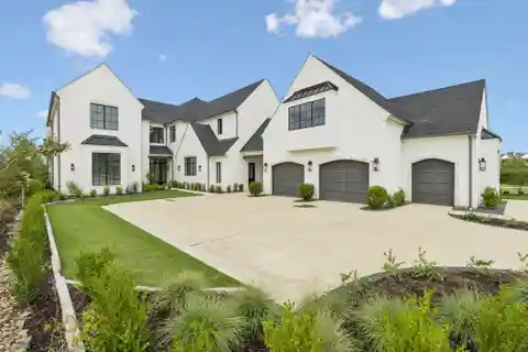 Extraordinary Custom Home on Cedar Creek Lake