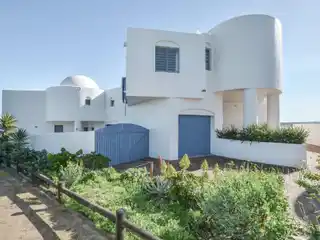 Perfectly Located Upmarket Home
