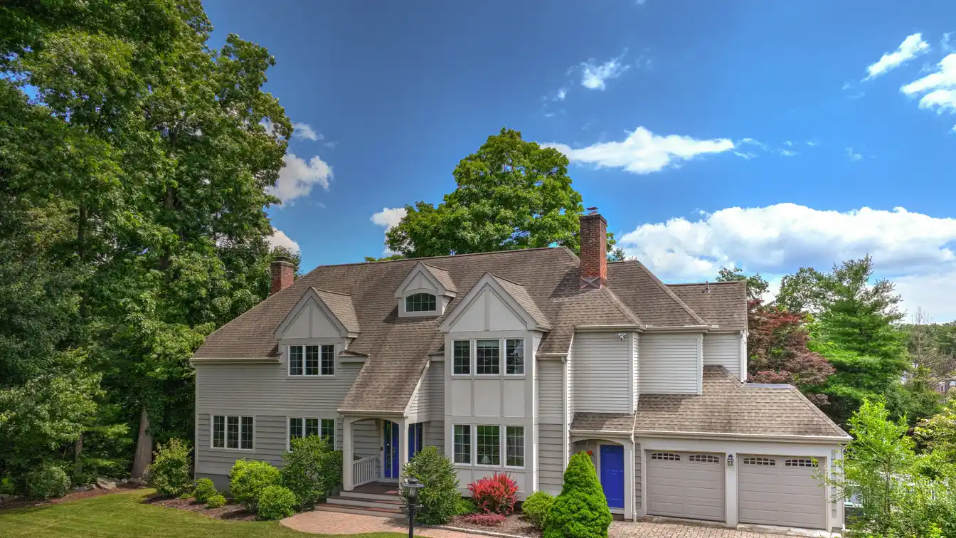 Comfortable Living on a Peaceful Cul-de-sac