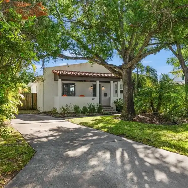 SPANISH-STYLE DAVIS ISLANDS POOL AND SPA HOME