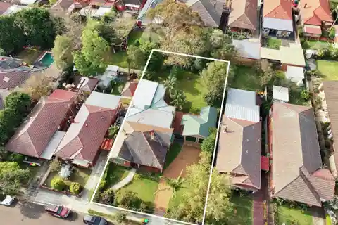 Recently Refreshed Double Brick Federation Residence