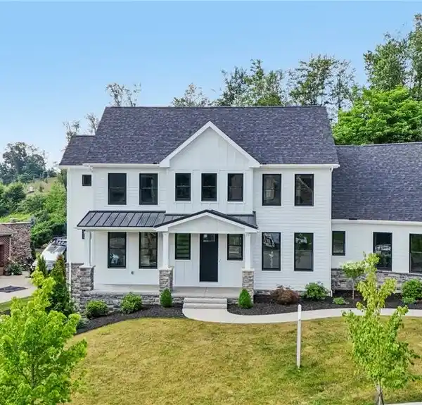 BEAUTIFUL CUSTOM HOME IN EHRMAN FARMS