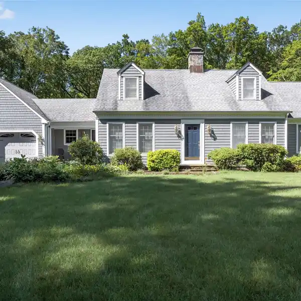 SPACIOUS AND ELEGANT CAPE COD-STYLE HOME