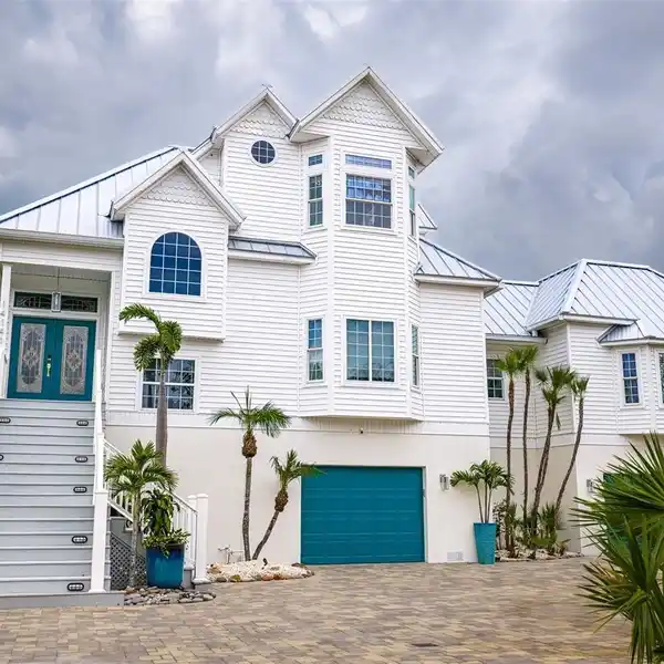 EXQUISITE RESIDENCE IN A TRANQUIL SETTING