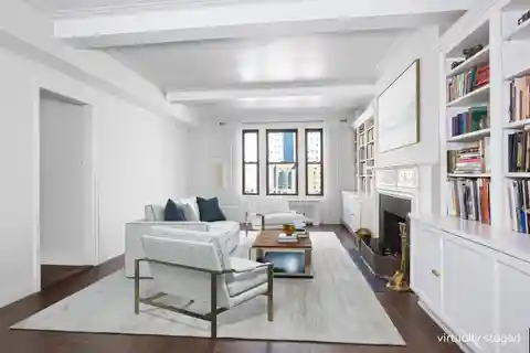 Charming and Spacious Apartment with a Central Park View
