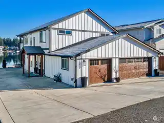 Custom-built Waterfront Gem