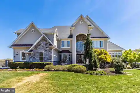 Expansive Estate with Stunning Rural Serenity