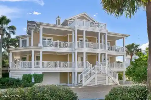 Lovely Second Row Beach Home