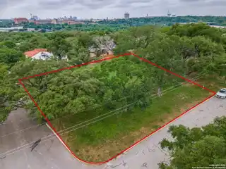 Pinnacle Property in Alamo Heights