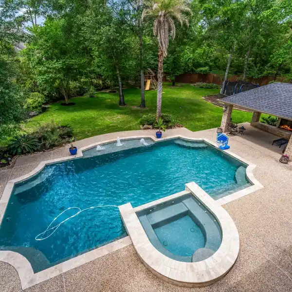 STATELY HOME ON AN OVERSIZED LOT