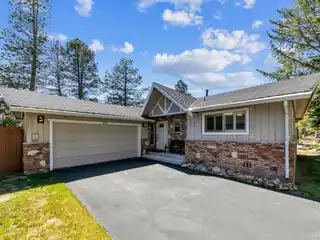 Beautifully Appointed Single-level Lake-access Home