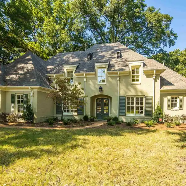 EXQUISITE REED-BARRY GEM IN PRIME MEMPHIS LOCATION
