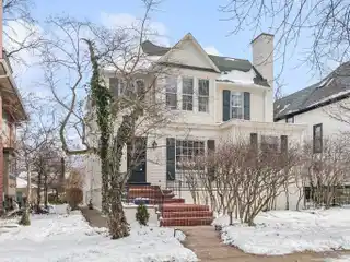 Amazing Victorian-era Home in the Lakeshore Historic District