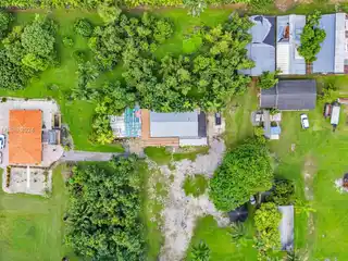 Lush 5-acre Retreat with Avocado Groves and Stables