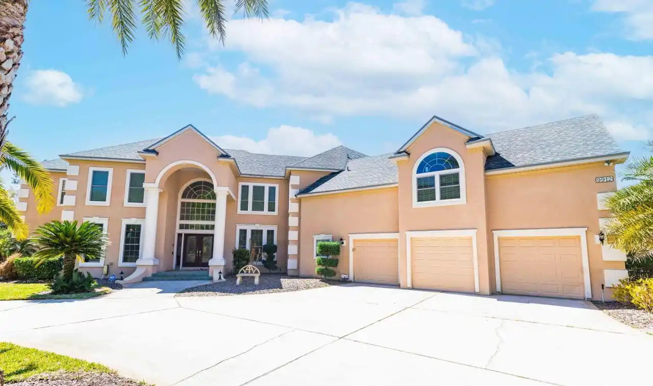 Custom Pool Home on a Huge Lot