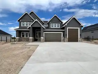 Spacious New Construction in Riverwood