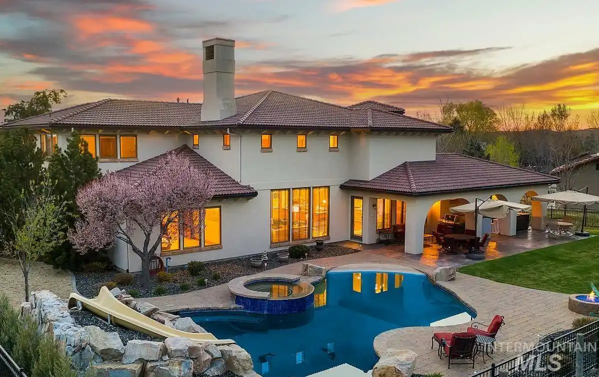 Luxury Home with Exquisite Open View