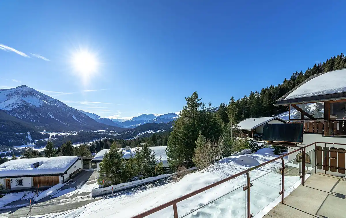 Sunny Ski-in/ski-out Location and Fabulous Vistas in Valbella
