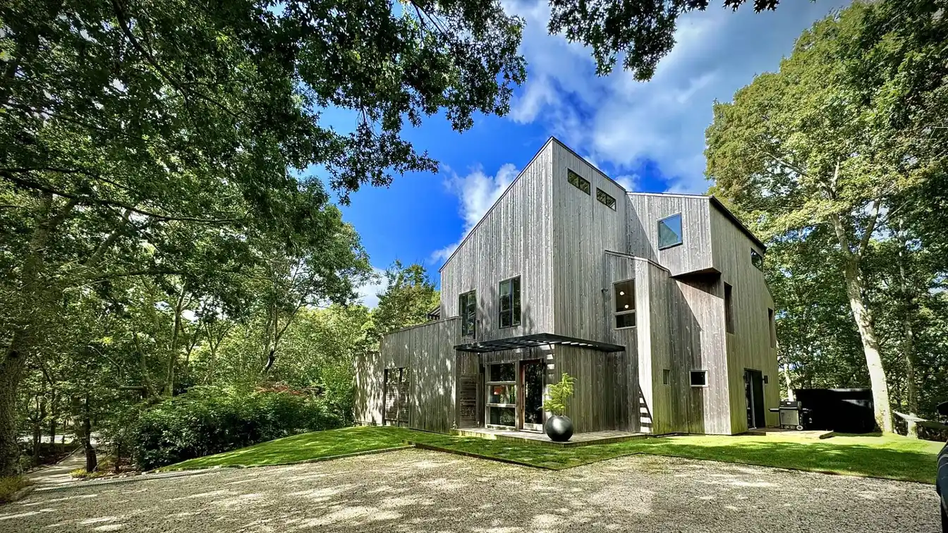 Immaculate Four Bedroom Modern Home for Rent