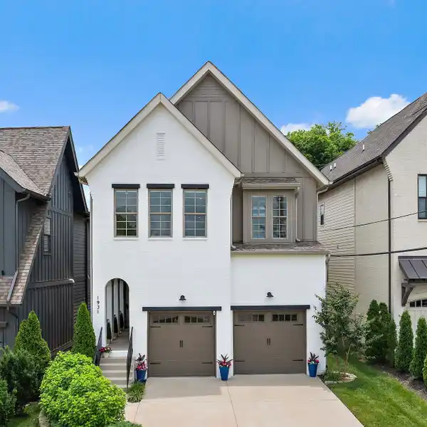 LUXURIOUS LIVING IN THE HEART OF GREEN HILLS