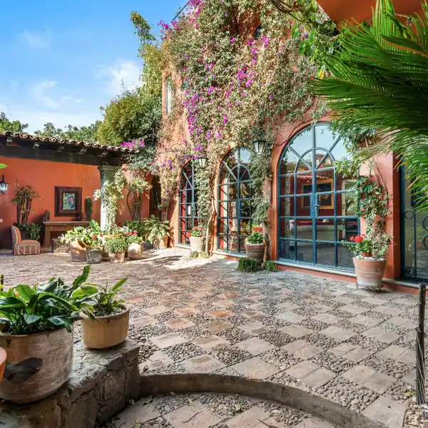 CASA ENCUENTROS