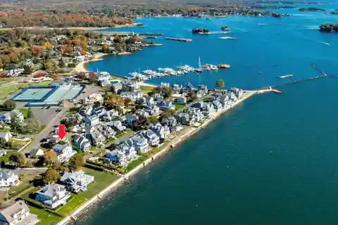 The Grande Dame of Pine Orchard