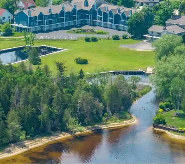 EXCLUSIVE MARINA VIEWS FROM A LUXURY HOME IN TOWN