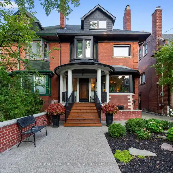 MODERN HOME WITH TIMELESS SOPHISTICATION