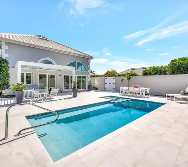 MAGNIFICENT HOME NESTLED IN VILLA LANTANA