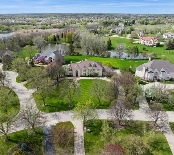 STUNNING CUSTOM ESTATE IN FOREST KNOLLS