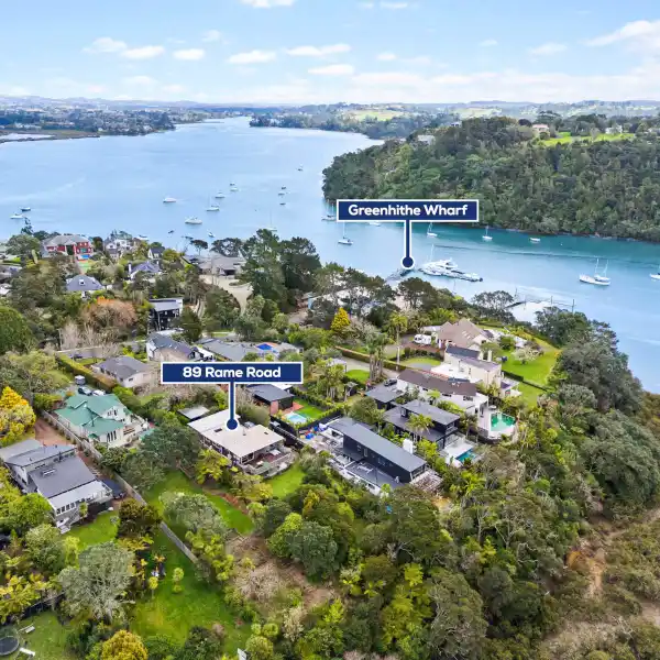 SPACIOUS GREENHITHE HOME STEPS FROM THE WHARF