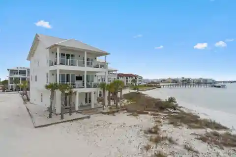 Stella Maris - Custom Sound-front Retreat