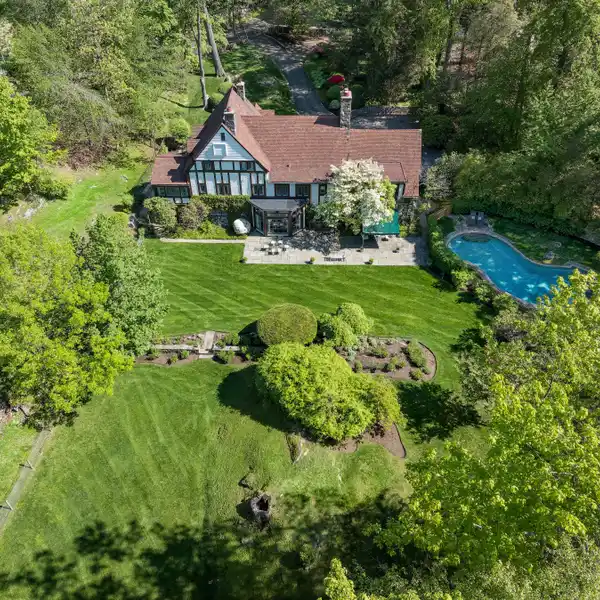 TREASURED CIRCA 1906 RESIDENCE