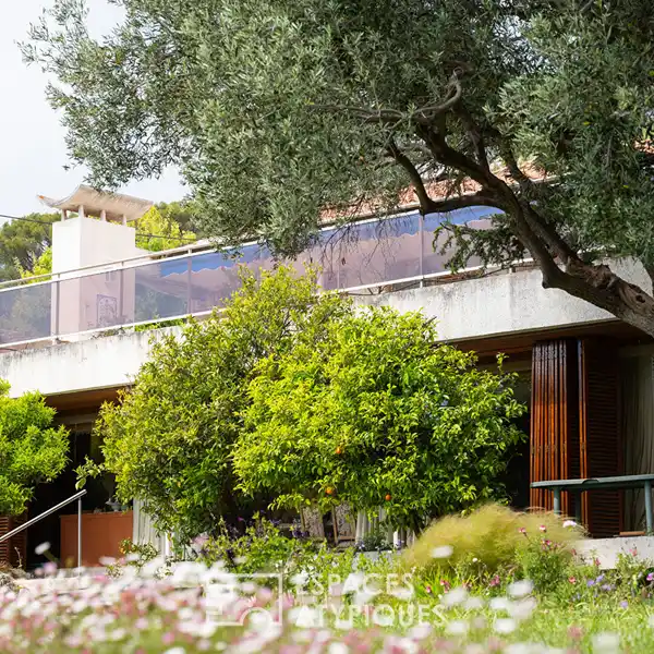 CALIFORNIAN-INSPIRED VILLA TO REINVENT