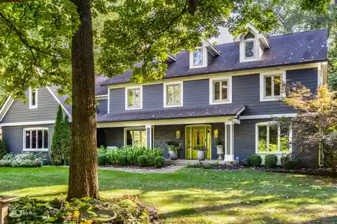 Distinguished Residence Offers the Best of Both Worlds