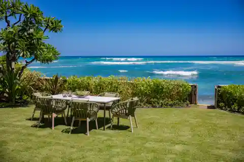 Rare Beachfront Estate on Iconic Diamond Head