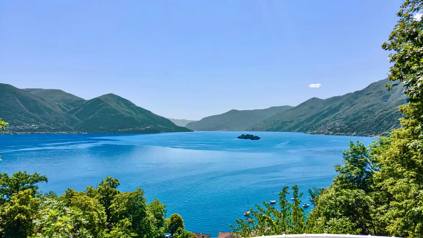 Privileged Location with Breathtaking Panoramic Views
