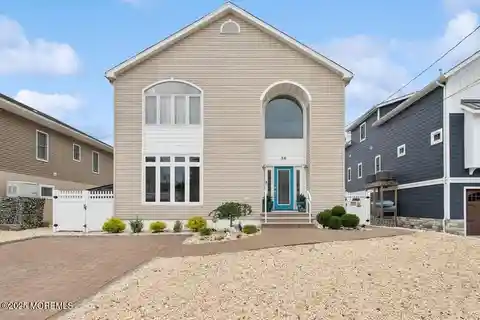 Spectacular Waterfront Living in the Silver Bay Area