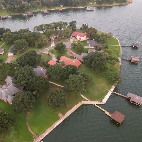 SERENE SANCTUARY ON RICHLAND CHAMBERS LAKE