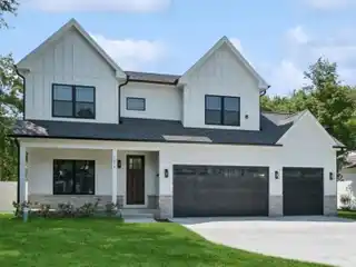 Immaculate New Construction Blending Luxury and Comfort