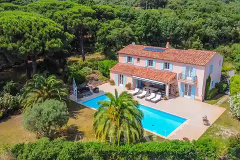 Peaceful Luxury Property with Pool